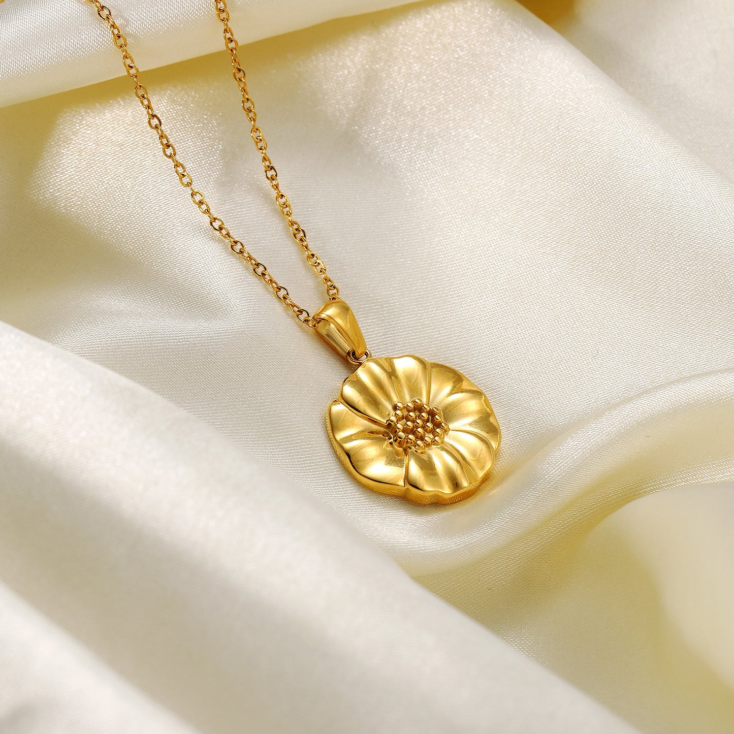 Necklace Stainless Steel 18K Gold Three-dimensional Poppy Flower Pendant Necklace