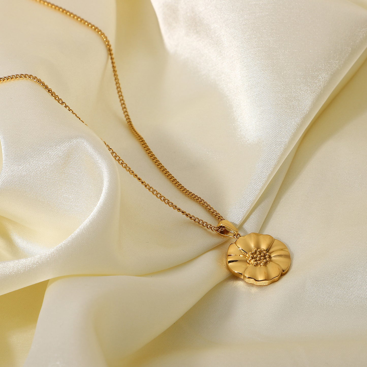 Necklace Stainless Steel 18K Gold Three-dimensional Poppy Flower Pendant Necklace
