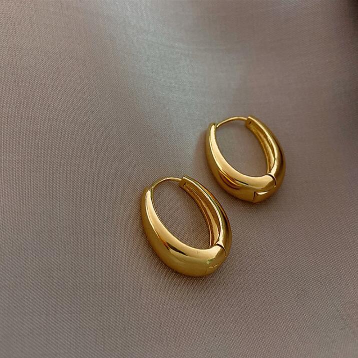 Vintage Graceful Geometric Stud Earrings