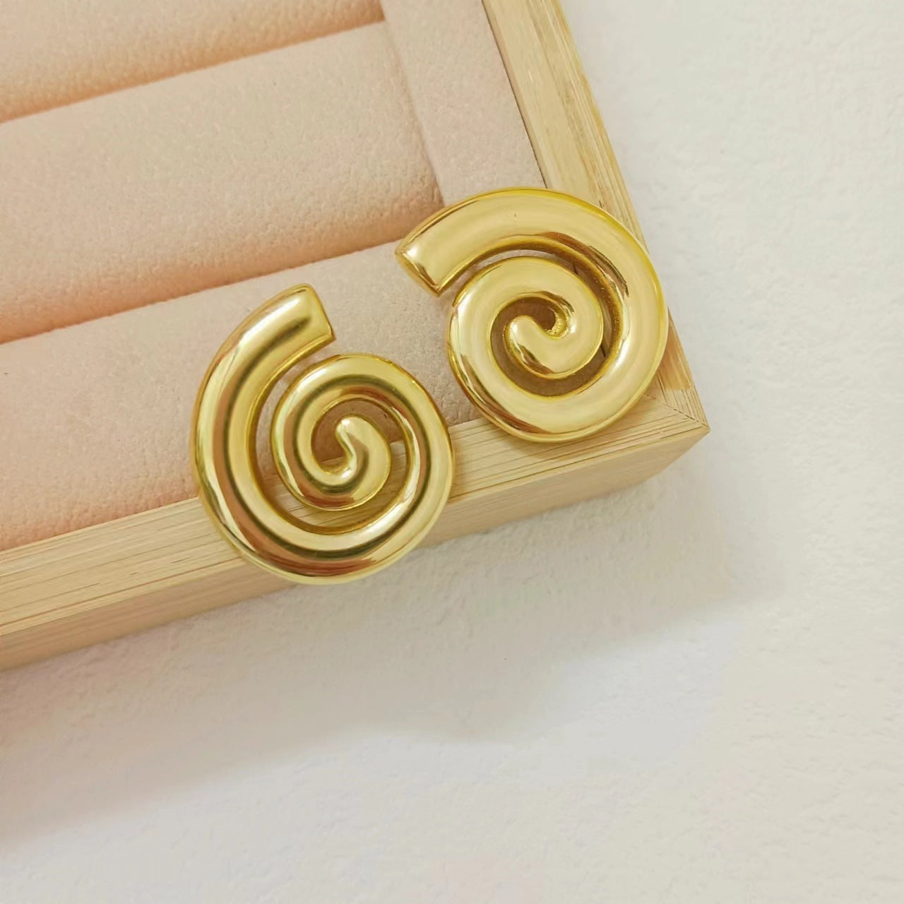 Stainless Steel Rotating Thread Earrings 18K Gold