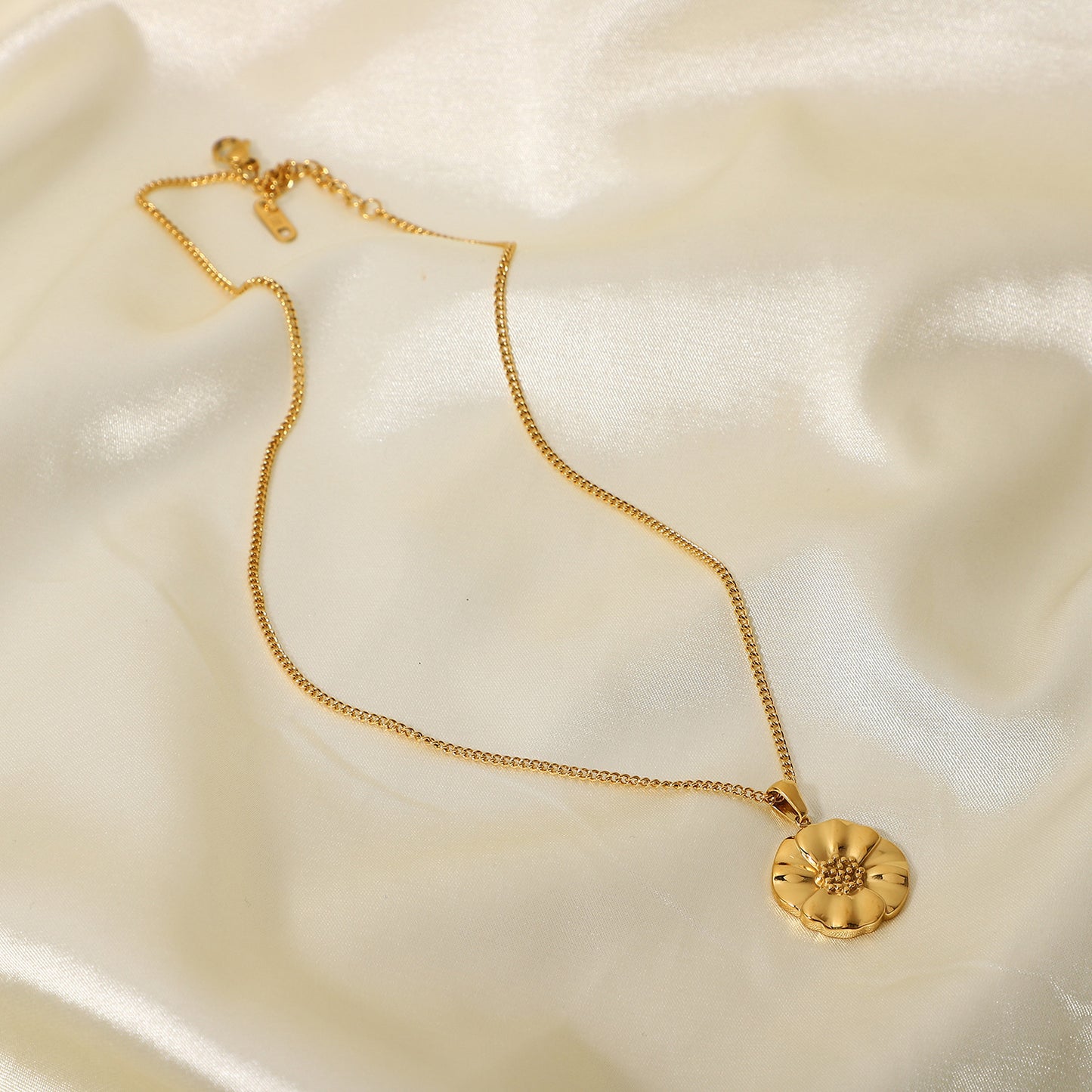 Necklace Stainless Steel 18K Gold Three-dimensional Poppy Flower Pendant Necklace