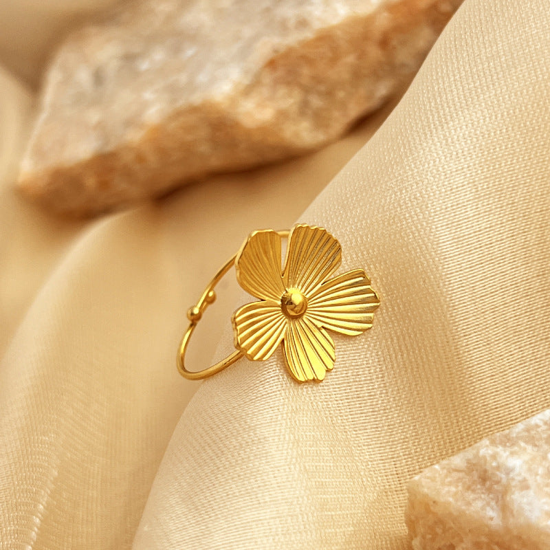Vintage Stainless Steel Ring 18K Gold-plated Flowers