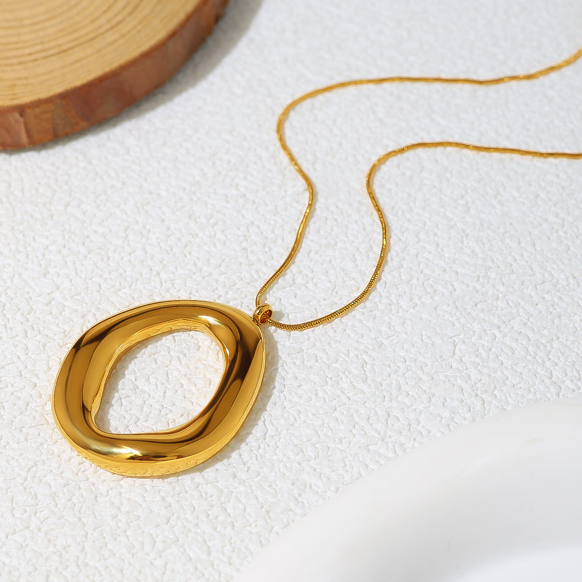 Stainless Steel 18K Gold Plating Simple Glossy O-type Ring Pendant Necklace