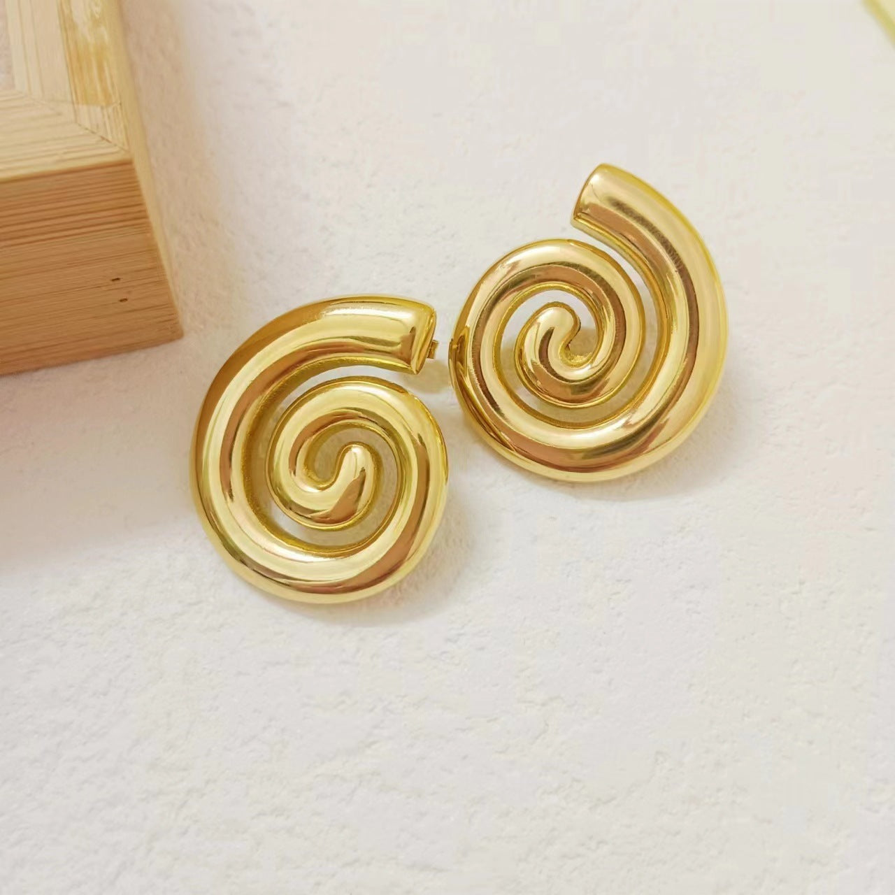 Stainless Steel Rotating Thread Earrings 18K Gold