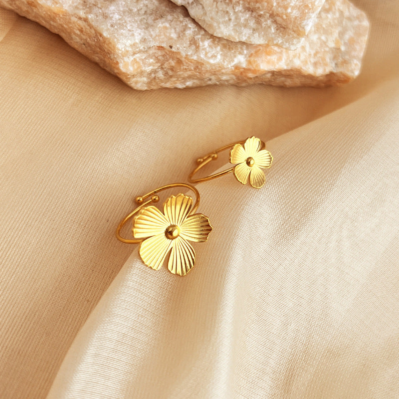 Vintage Stainless Steel Ring 18K Gold-plated Flowers